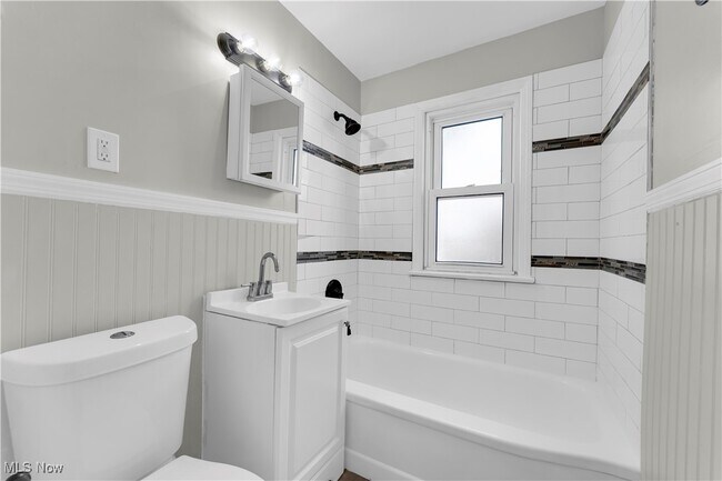 Building Photo - 4762 E 88th St