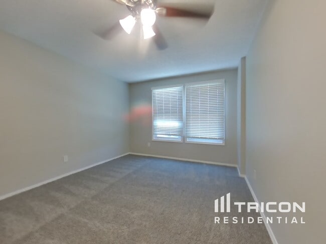 Building Photo - 4600 Courtside Dr