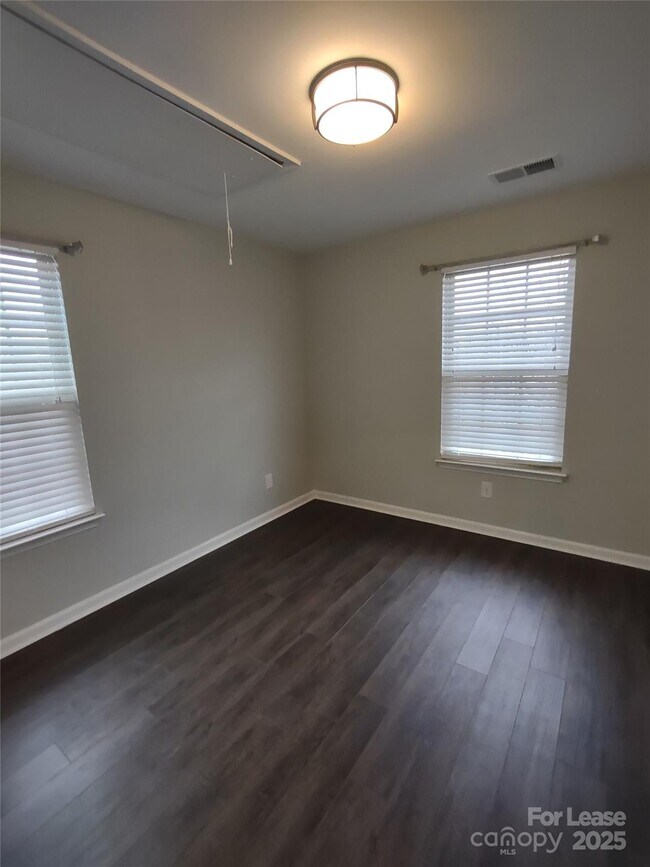 Building Photo - 4068 Zilker Park Dr