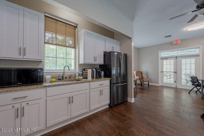 Building Photo - 8601 Beach Blvd