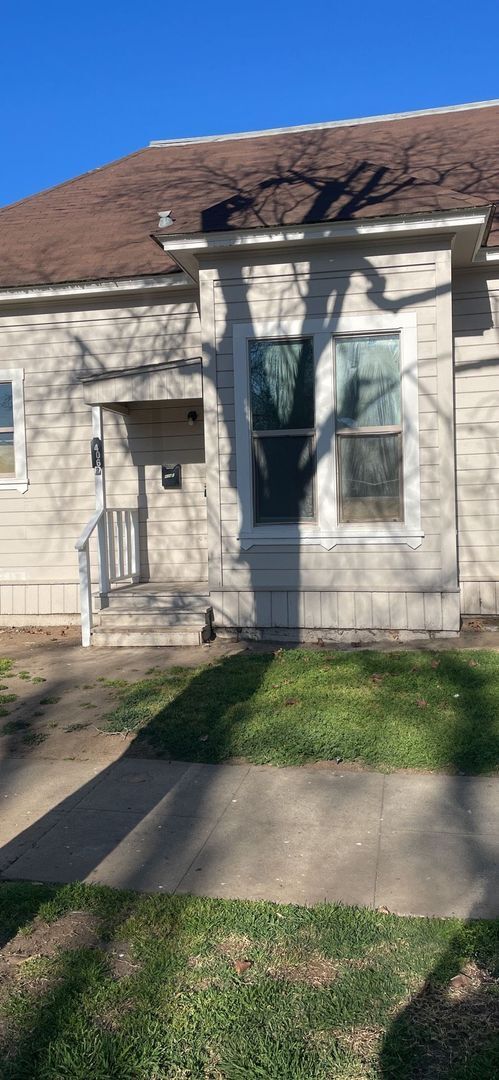 Building Photo - Cute & Clean 1 bedroom & 1 Bathroom