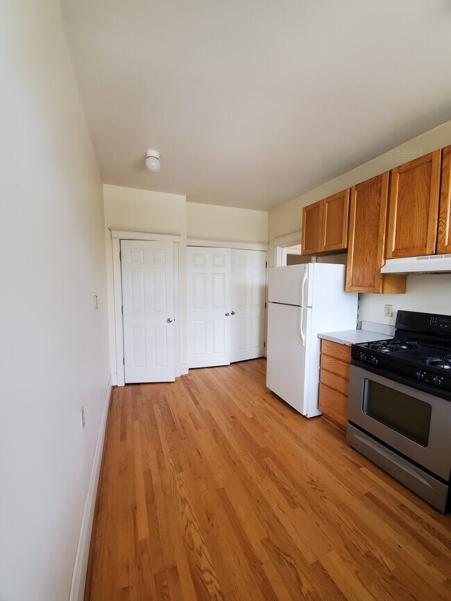 Building Photo - 5861 Nina Pl