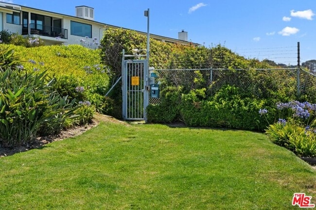 Building Photo - 29700 Zuma Bay Way