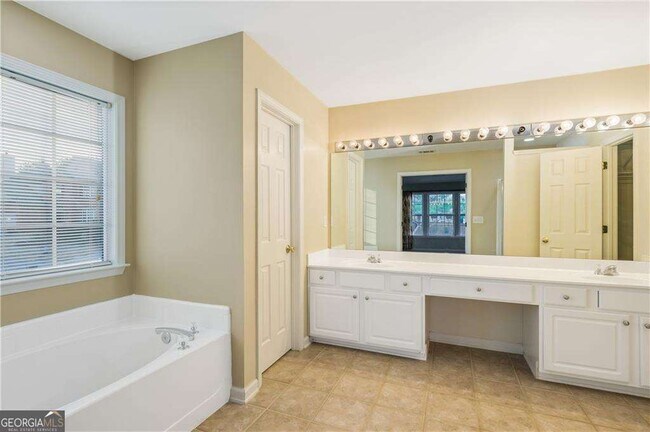 Building Photo - 164 Towey Trail