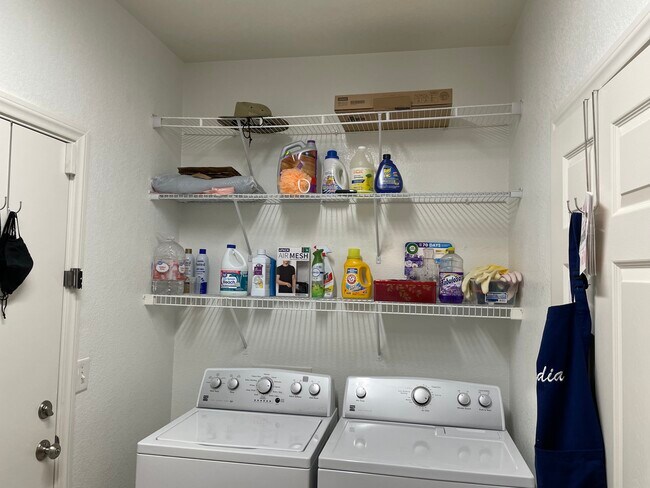 Laundry - 3912 Sweet Pine St