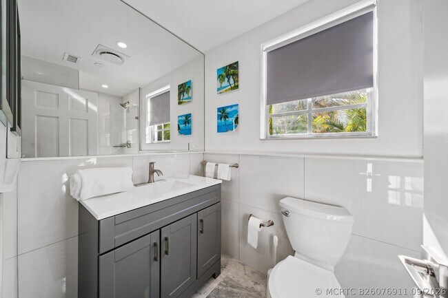Building Photo - 130 Yacht Club Dr