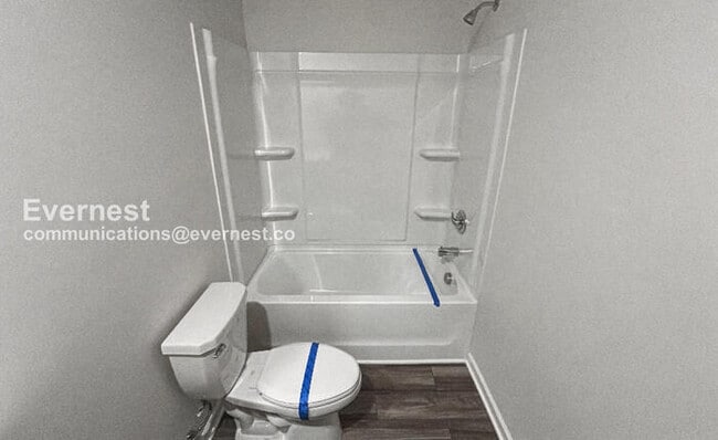 Building Photo - 3 Bed/2.5 Bath Townhome with Garage / Pet-Friendly / Available Now!