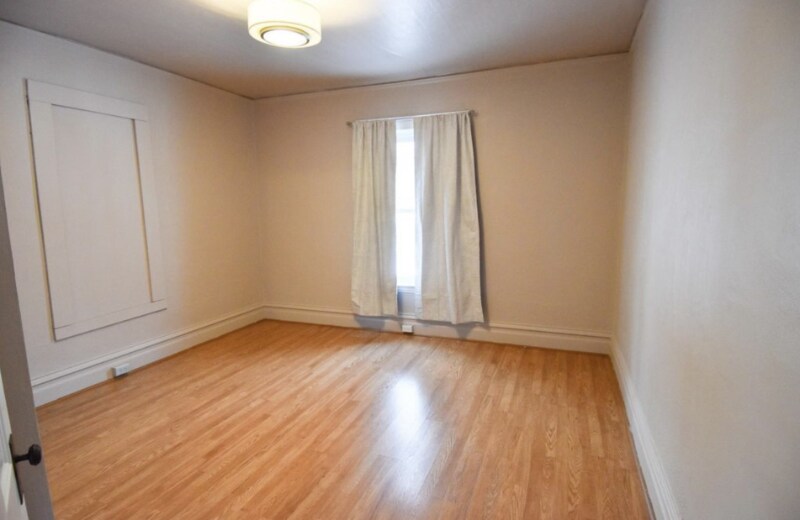 Building Photo - 204 Conley Ave S