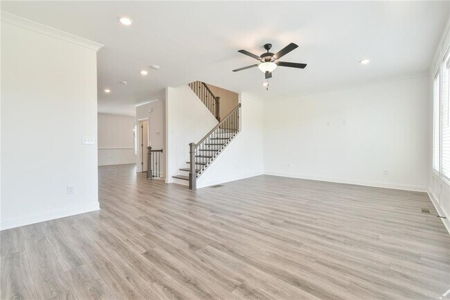 Building Photo - 5665 New Northside Dr