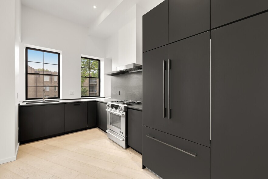 Building Photo - 1451 Maryland Ave NE