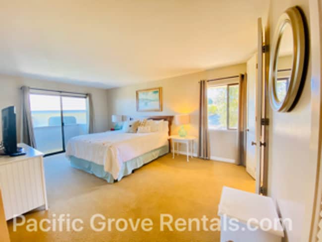 Building Photo - Amazing Views from this 3-Bedroom 3 Bath C...