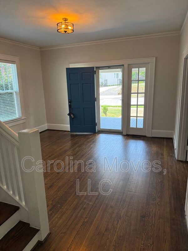 Building Photo - 112 Lavinia Ave