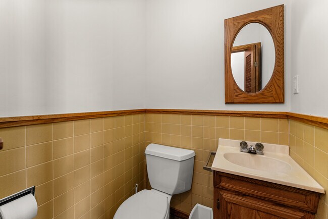 Building Photo - 52B Fuller Mountain Rd