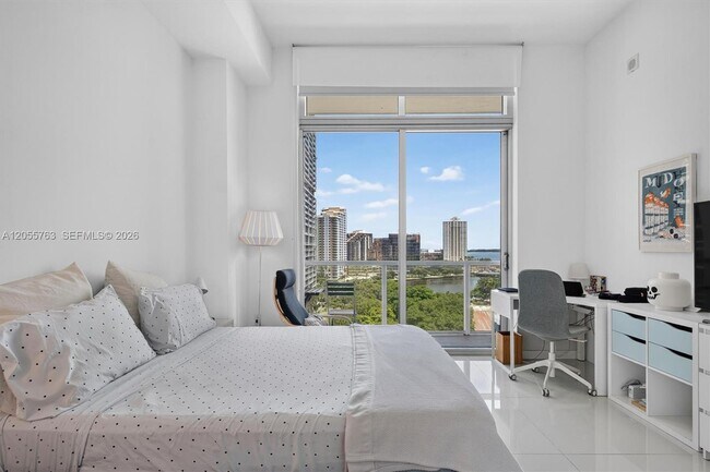 Building Photo - 500 Brickell Ave