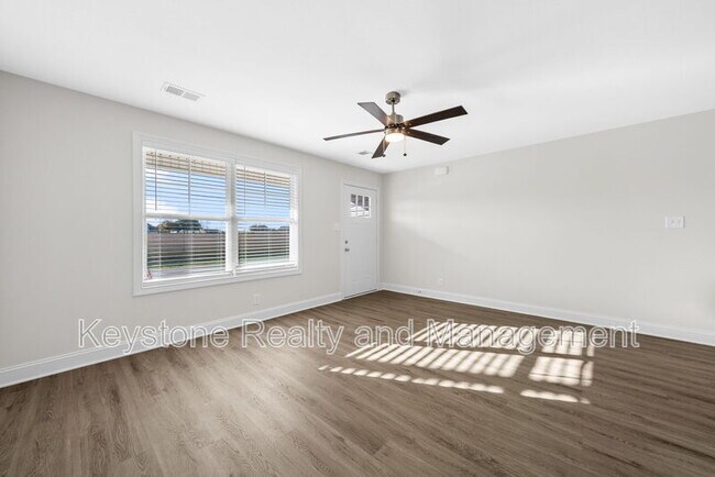 Building Photo - 105 Mace Ln