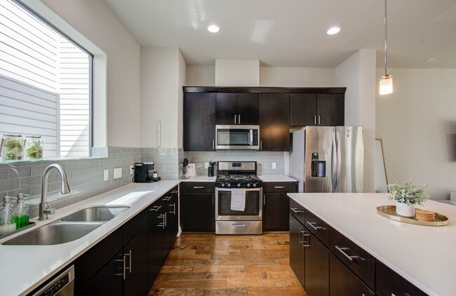 Building Photo - 509 Gregg St