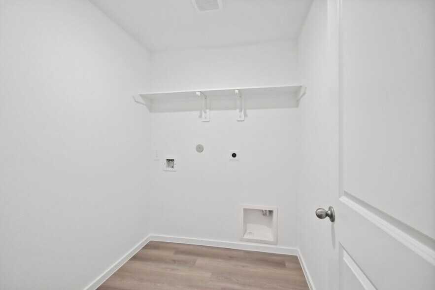 Building Photo - 233 Cal Ford Dr