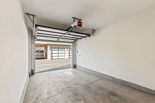 Building Photo - 67 Wailea Gateway Pl