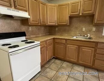 Building Photo - 439 Cambridge St