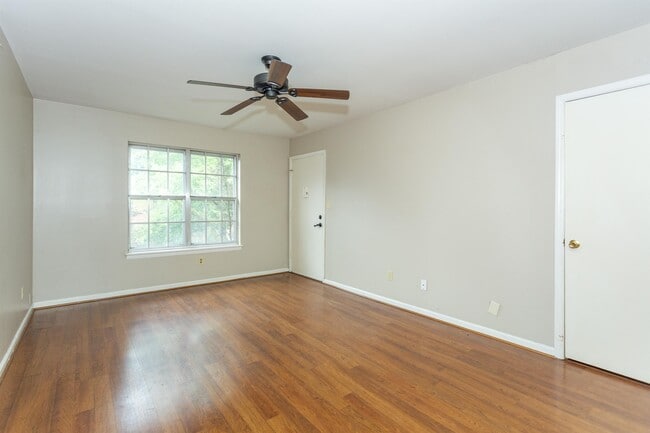 Building Photo - 2014 Montreat Pkwy