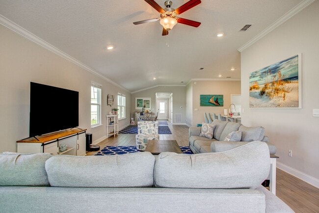 Building Photo - ST. AUGUSTINE HOME FOR RENT!
