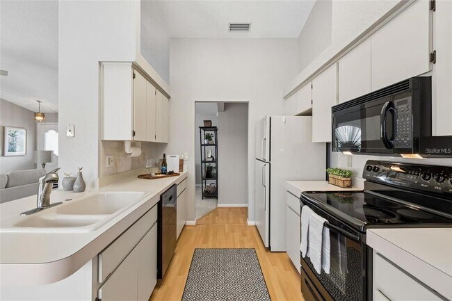 Building Photo - 11349 Sand Hill Ave