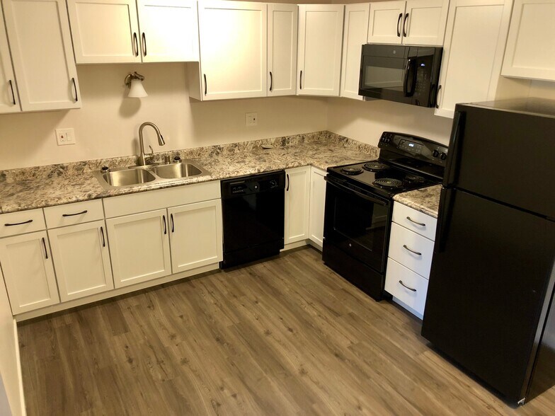 Wyndham Place Apartments N114W15843 Sylvan Cir Germantown WI 53022