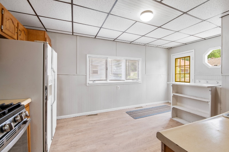 Building Photo - 826 Doty St