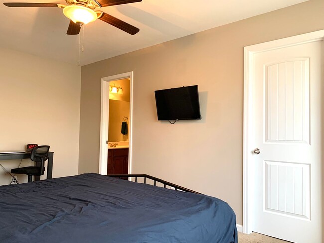 Building Photo - 337 Sam Houston Cir