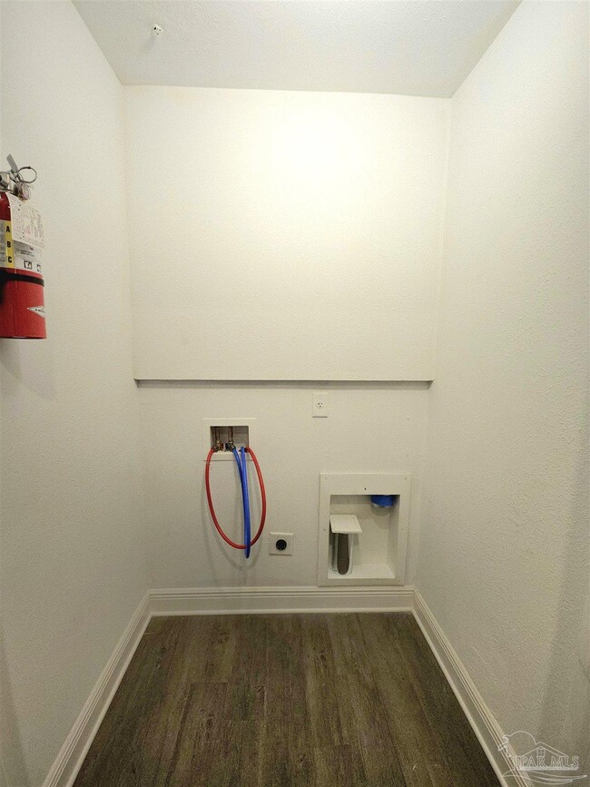 Building Photo - 313 N Navy Blvd