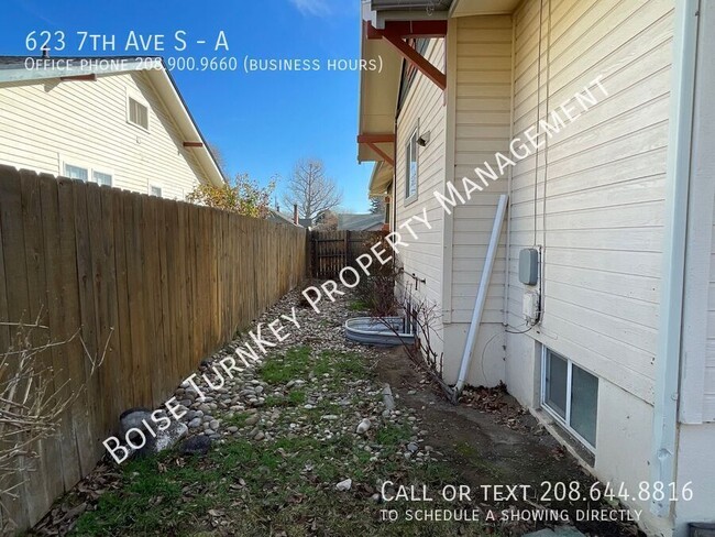 Building Photo - 2 Bed 1 Bath in Lively Downtown Nampa!