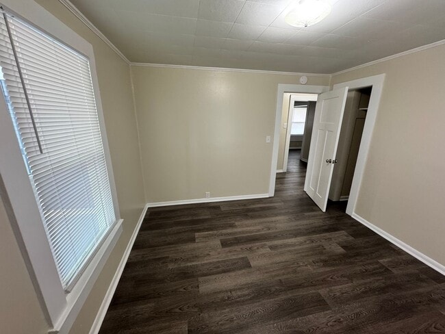 Building Photo - 2/1 House currently being remodeled. Shoul...