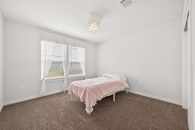 Building Photo - 6803 Alamitos Ct