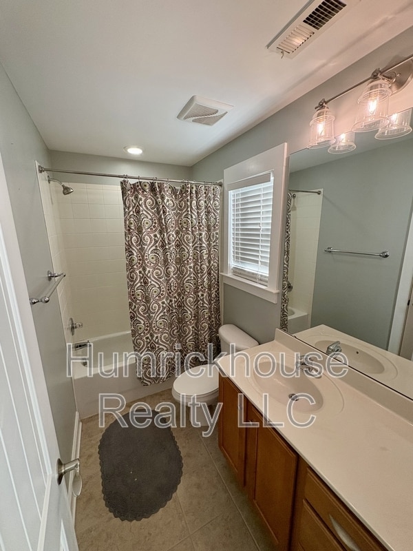 Building Photo - 515 Dubois Court