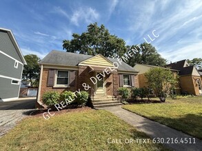 Building Photo - 837 7th Ave