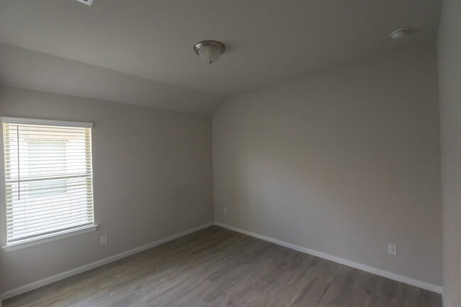 Building Photo - 388 Kendall Crest Dr