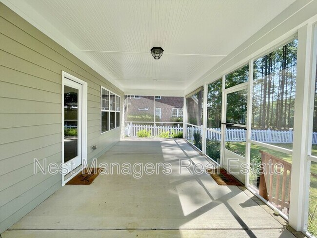 Building Photo - 36 Micahs Way N