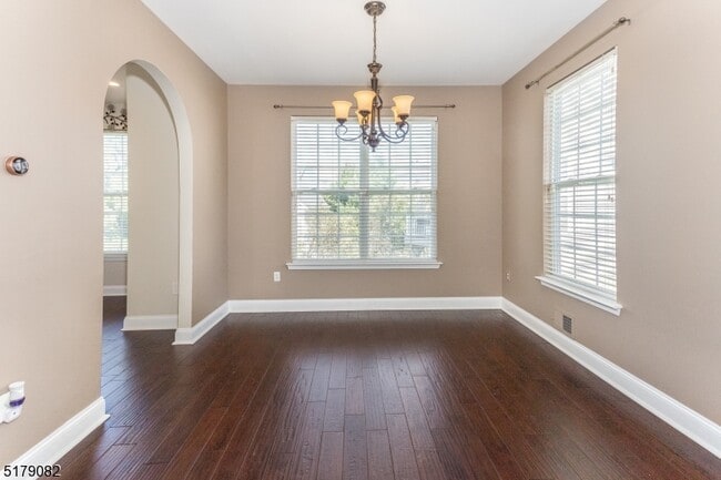 Building Photo - 135 Winding Hill Dr
