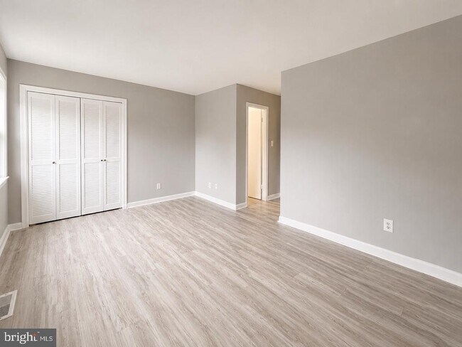 Building Photo - 14761 Ealing Ct