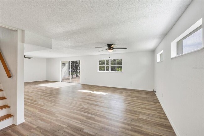 Building Photo - 2460 Whippoorwill Cir