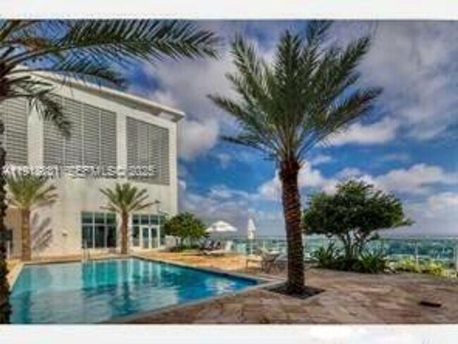 Building Photo - 133 NE 2nd Ave