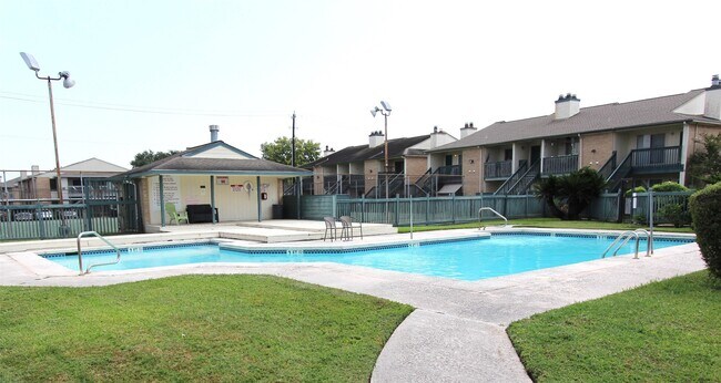 Building Photo - 250 El Dorado Blvd