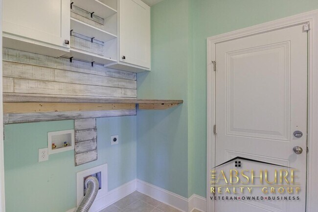 Building Photo - 112 Cahors Trail