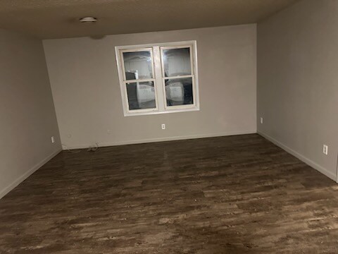 Building Photo - 220 W 6th Ave