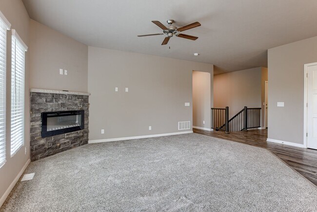 Building Photo - Gorgeous 3 Bedroom In Papillion!!