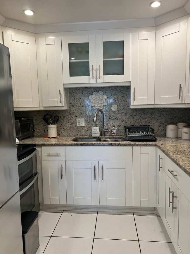Building Photo - 5780 Fernley Dr W