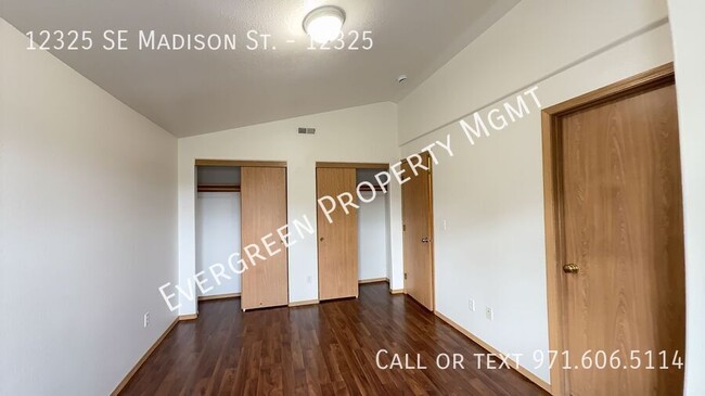 Building Photo - Cozy 3BR/2.5BA with Private Backyard & Att...