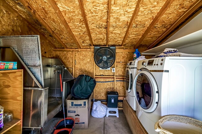 Building Photo - 4134 N Maroa Ave