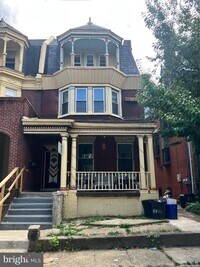 Building Photo - 4610 Chester Ave