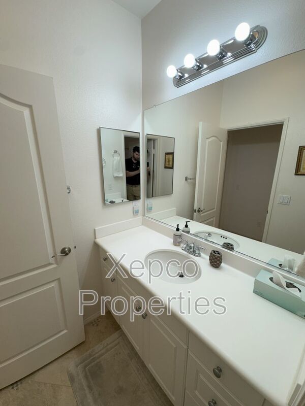 Building Photo - 1290 Esperanza Trail
